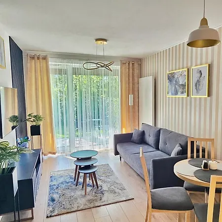 Apartament Whiteblue Kołobrzeg z dużym ogródkiem - 100 m od plaży! Whiteblue Kolberg Apartment mit großem Garten - 100 m vom Strand entfernt! Whiteblue Kołobrzeg Apartmán s velkou zahradou - 100 m od pláže!-2